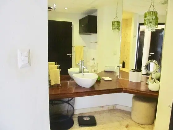 2 BR Deluxe Penthouse 302