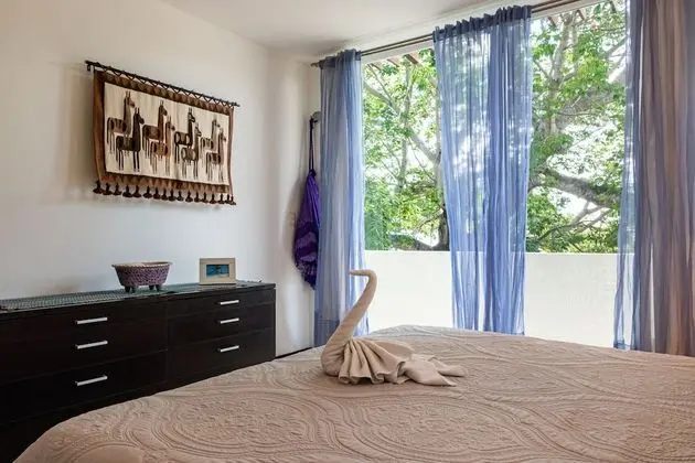 Premier Condo, 2 BR Private Pool 109