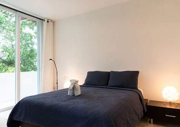 Premier Condo, 2 BR Private Pool 109