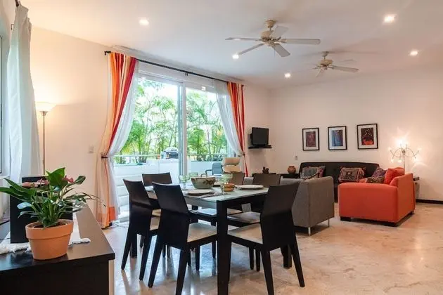 Premier Condo, 2 BR Private Pool 109