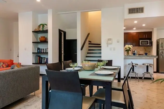 Premier Condo, 2 BR Private Pool 109