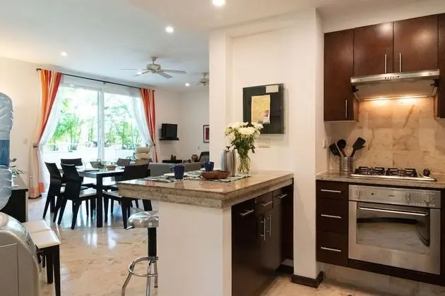 Premier Condo, 2 BR Private Pool 109