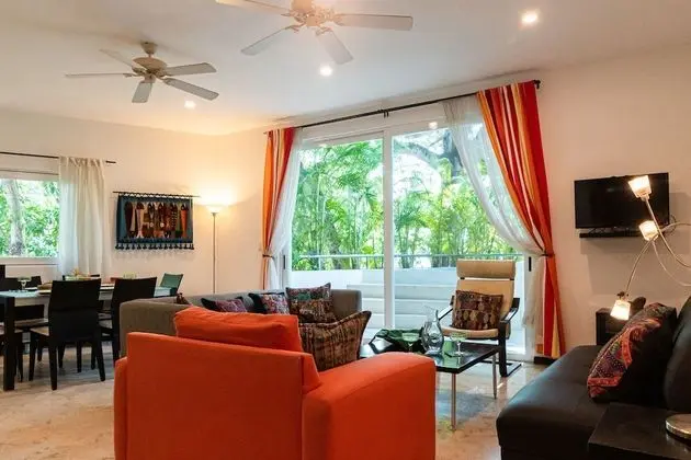 Premier Condo, 2 BR Private Pool 109