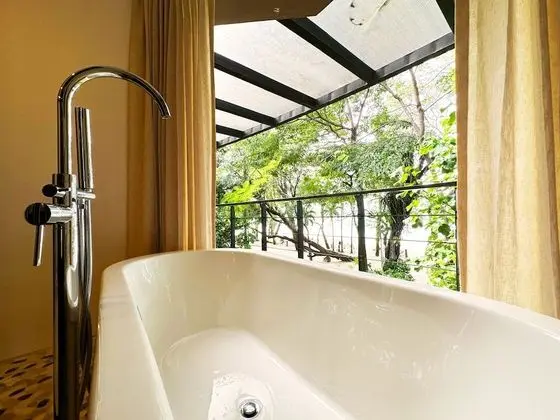 Ocean Front Suite King