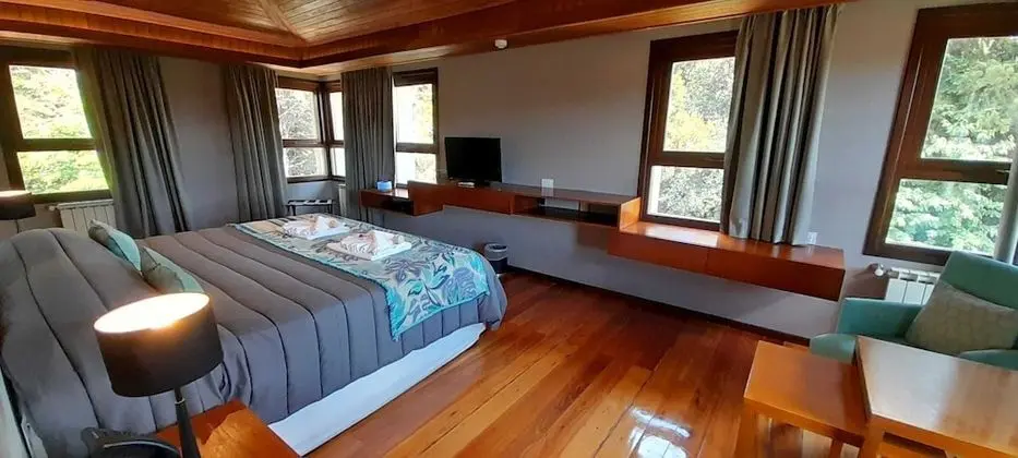 Junior Süit, Göl Manzaralı