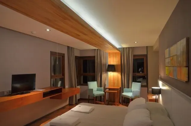 Junior Süit, Göl Manzaralı