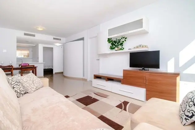 Apart Daire, 2 Yatak Odası, Havuz Manzaralı