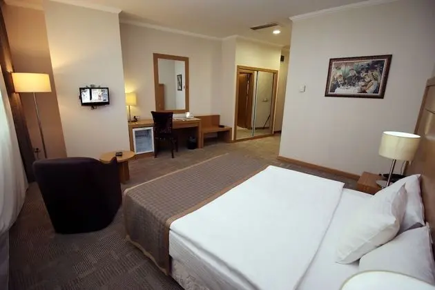 Comfort Tek Büyük Yataklı Oda