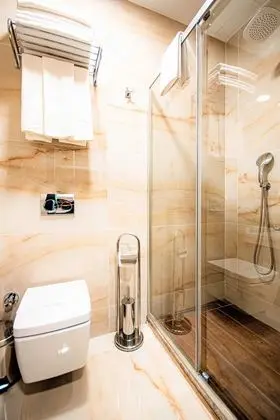 Bathroom shower