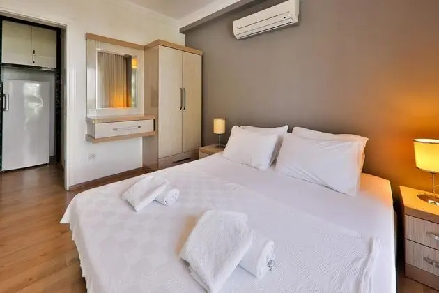 Daire-Tek Yatak Odalı,Sokak Manzaralı,Balkonlu
