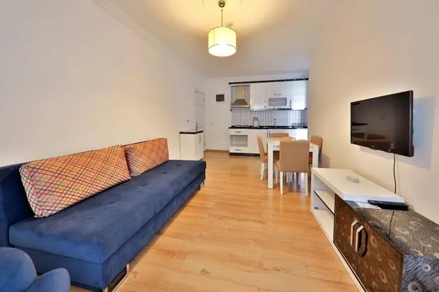 Daire-Tek Yatak Odalı,Sokak Manzaralı,Balkonlu