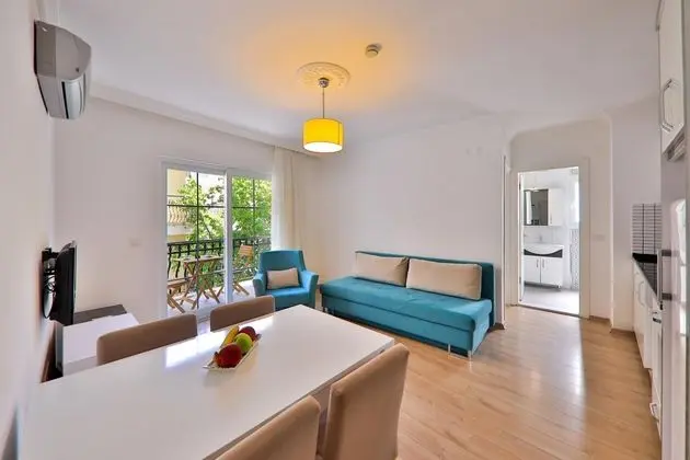 Daire-Tek Yatak Odalı,Sokak Manzaralı,Balkonlu