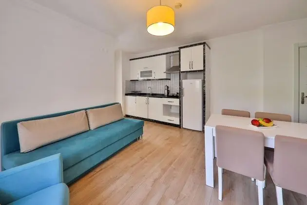 Daire-Tek Yatak Odalı,Sokak Manzaralı,Balkonlu