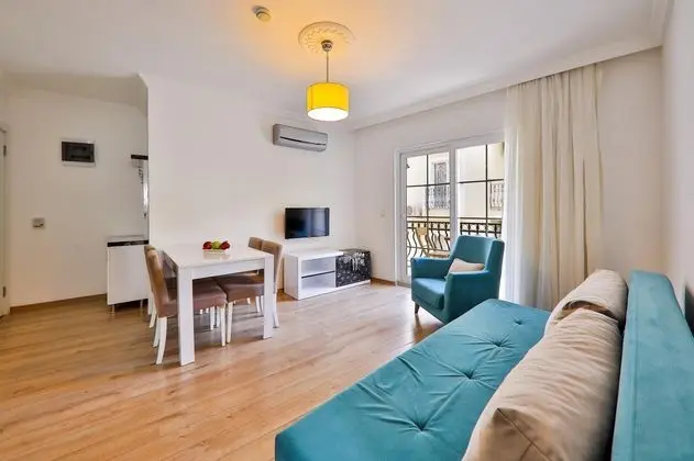 Daire-Tek Yatak Odalı,Sokak Manzaralı,Balkonlu