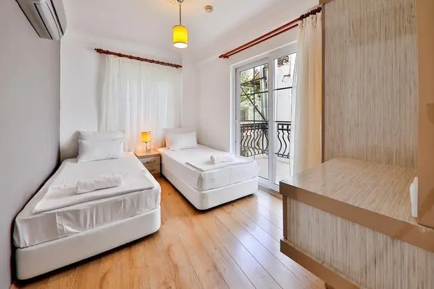 Daire-Tek Yatak Odalı,Sokak Manzaralı,Balkonlu
