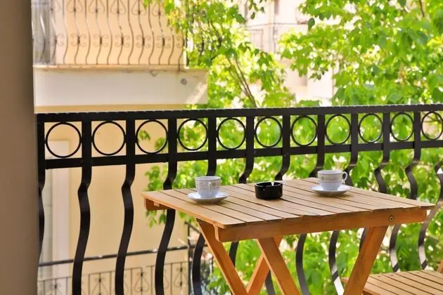 Daire-Tek Yatak Odalı,Sokak Manzaralı,Balkonlu