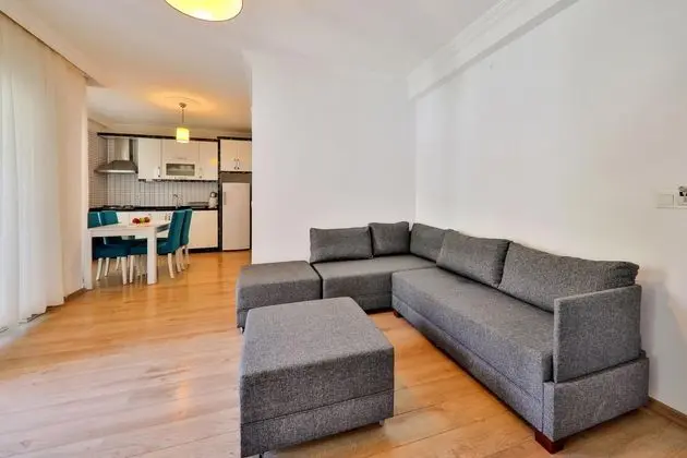 Superior Tek Yatak Odalı Daire,Sokak Manzaralı,Balkonlu