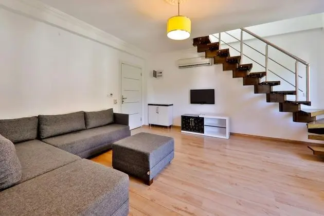 Superior Tek Yatak Odalı Daire,Sokak Manzaralı,Balkonlu