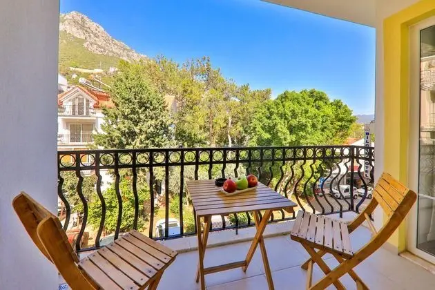 Superior Tek Yatak Odalı Daire,Sokak Manzaralı,Balkonlu