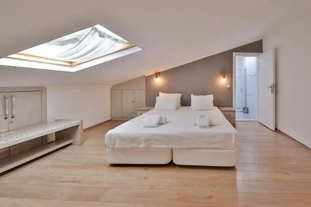 Superior Tek Yatak Odalı Daire,Sokak Manzaralı,Balkonlu