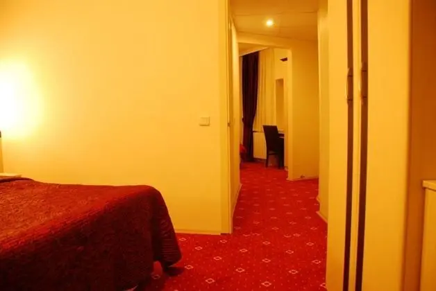 Aile Odası, Şehir Manzaralı