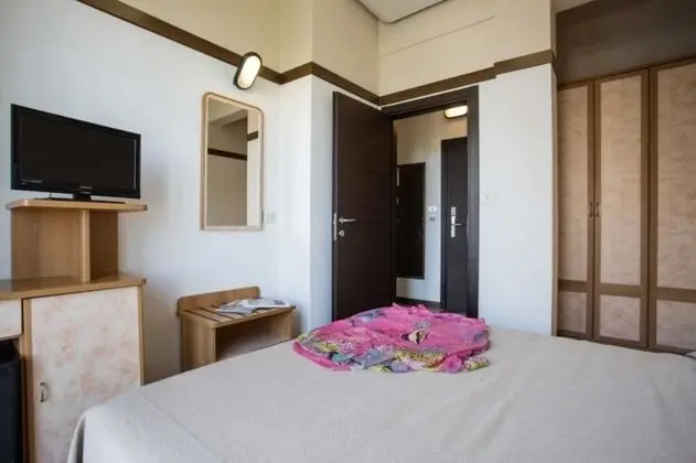 Dört Kişilik Oda, Deniz Manzaralı