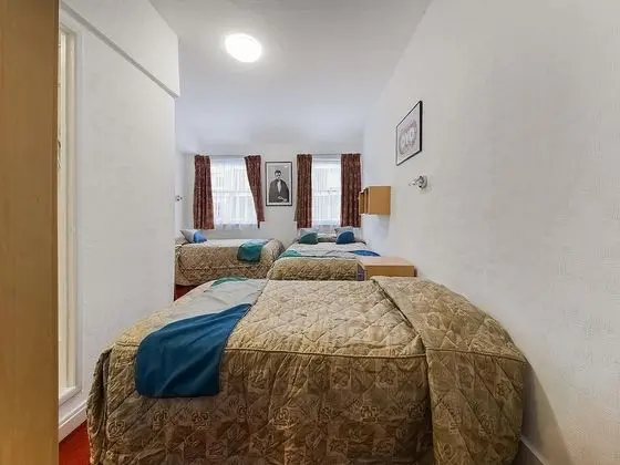 Standard Üç Kişilik Oda, Birden Çok Yatak (Shared)