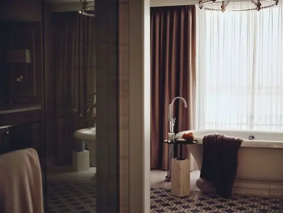 Süit, Birden Çok Yatak (John Adams Presidential Suite)