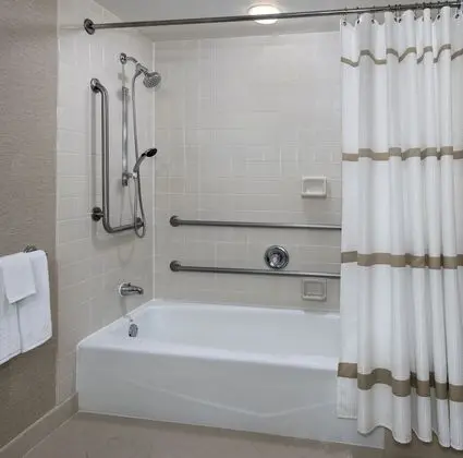 Oda, 1 En Büyük (King) Boy Yatak (Mobility Accessible, Tub)