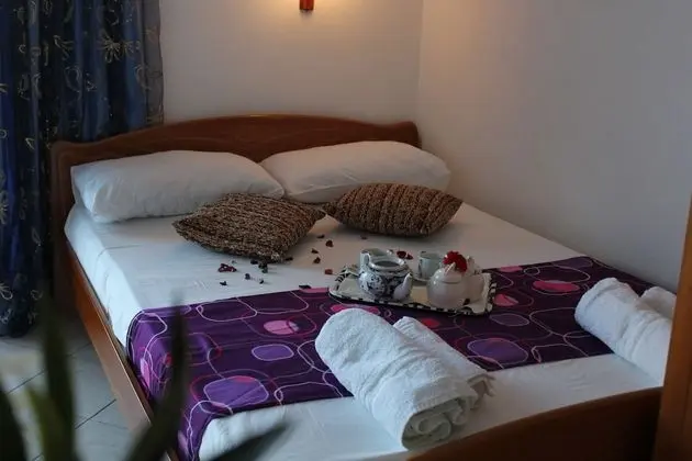 Tek Büyük Yataklı Oda, Balkon