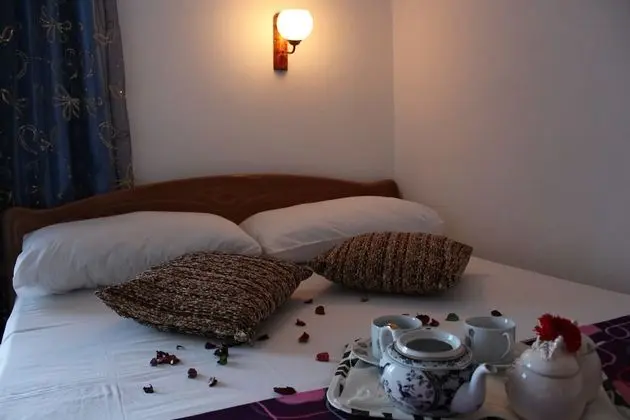 Tek Büyük Yataklı Oda, Balkon