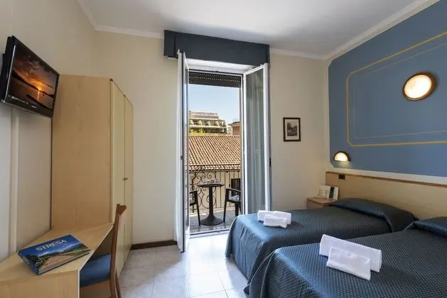 Tek Büyük veya İki Ayrı Yataklı Oda, Balkon