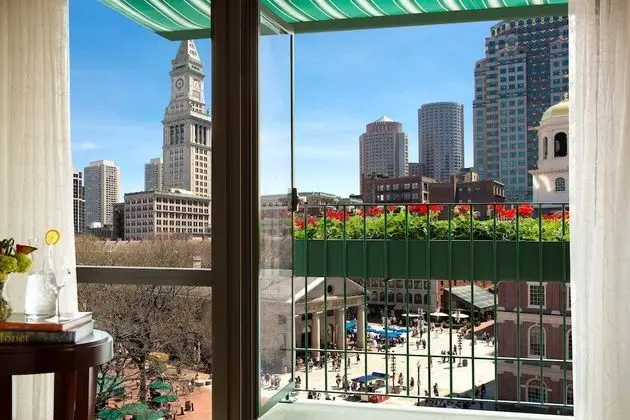 Deluxe Oda, 1 En Büyük (King) Boy Yatak