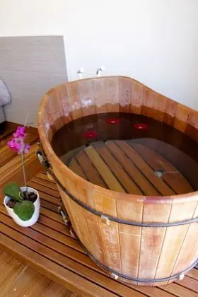 Romantic Süit, Jakuzi