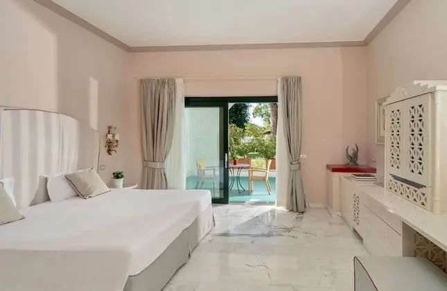 Premium Oda, Teras, Bahçe Manzaralı