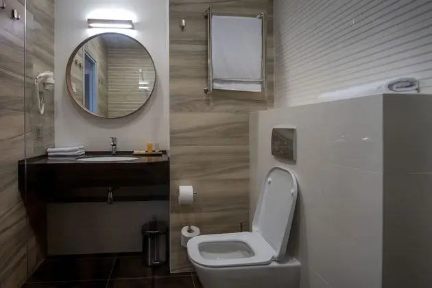 Junior Tek Büyük veya İki Ayrı Yataklı Oda