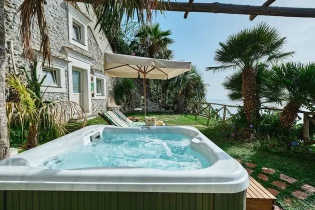 Grotto Suite