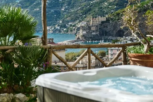 Grotto Suite