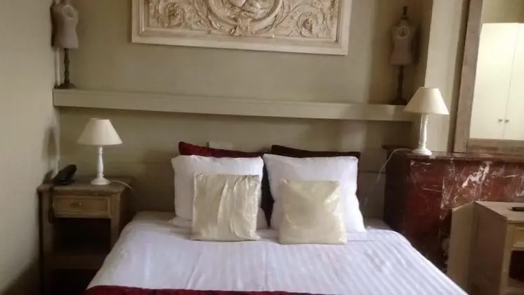 Tek Büyük veya İki Ayrı Yataklı Oda