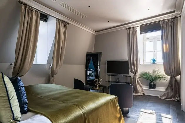 Deluxe Tek Büyük Yataklı Oda