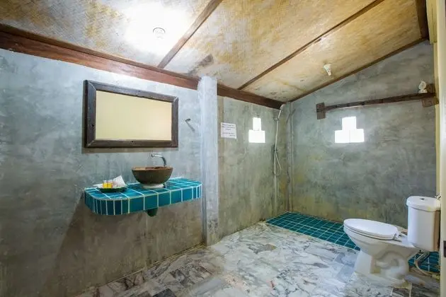 Standard Bungalow Beachfront with Fan - No Hot Water