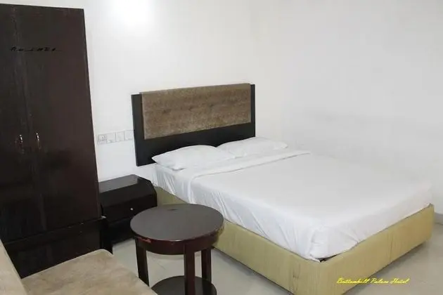 Deluxe Tek Büyük veya İki Ayrı Yataklı Oda, Birden Çok Yatak Odası, Bahçe Manzaralı