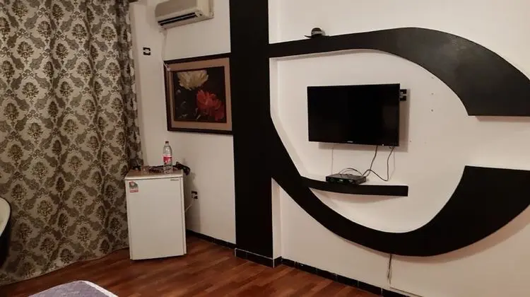 Üç Kişilik Oda