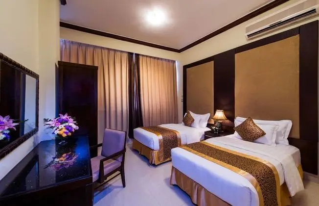 Suit Two Bedrooms One Bathroom