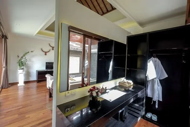Luxury Villa, 1 En Büyük (King) Boy Yatak, Jakuzi, Havuz Manzaralı (Jacuzzi)