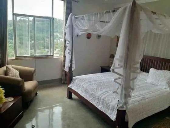 Luxury Tek Büyük Yataklı Oda