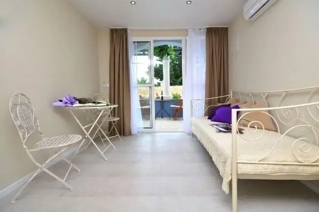 Stüdyo, Havuz Kullanımı (2+1)