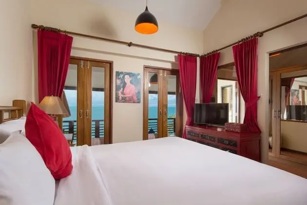 Ocean front deluxe 1-bedroom Villa