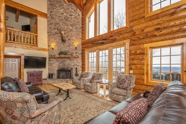 Ev, Birden Çok Yatak, Sıcak Su Havuzu