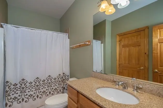 Ev, Birden Çok Yatak, Sıcak Su Havuzu